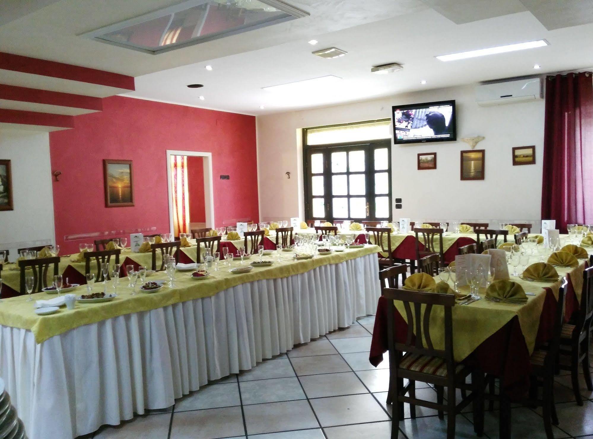 Hotel Ristorante La Mimosa Lamezia Terme Exterior photo