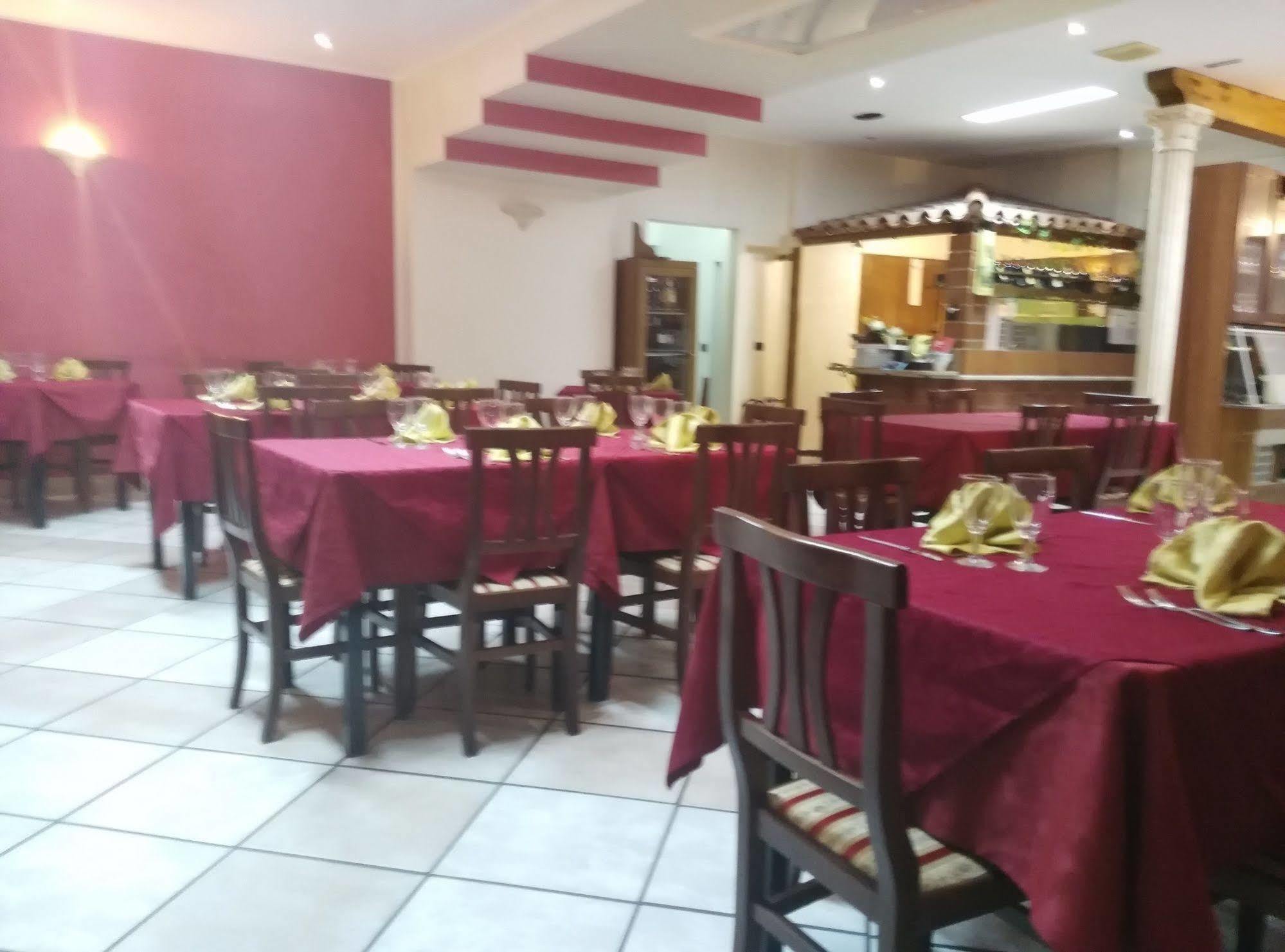 Hotel Ristorante La Mimosa Lamezia Terme Exterior photo