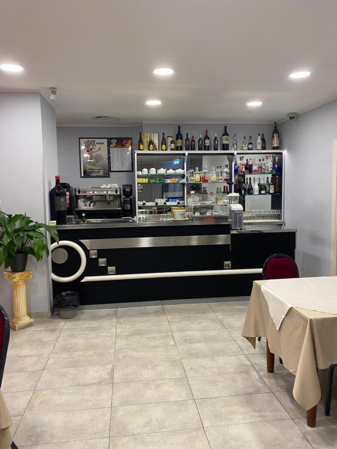 Hotel Ristorante La Mimosa Lamezia Terme Exterior photo